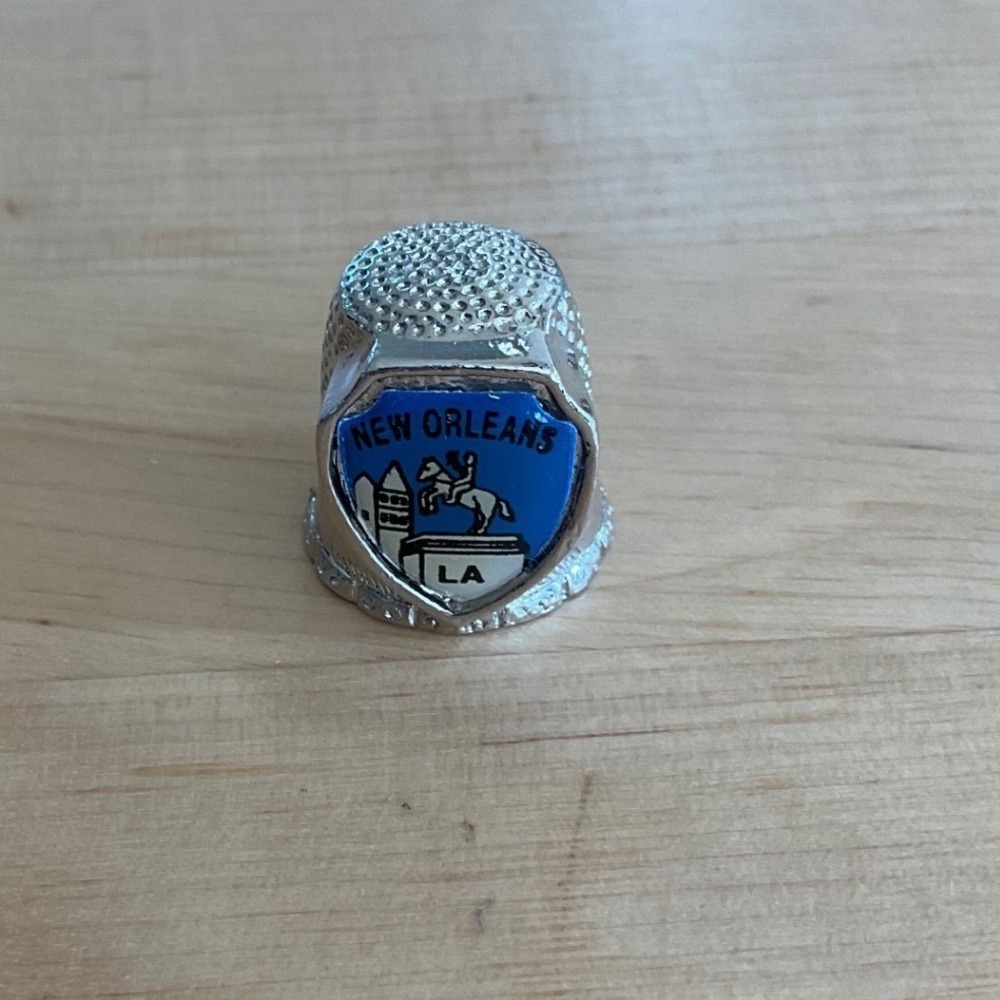 Vintage New Orleans LA Souvenir Thimble Silver Tone Metal Blue Crest Collectible